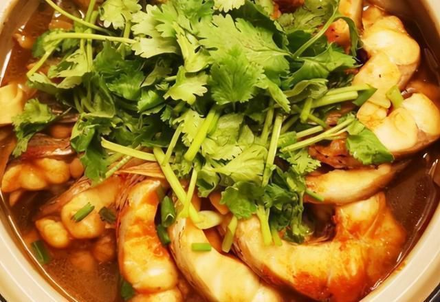 我家一周吃3次的鱼肉做法,砂锅一焖鲜香嫩滑,吃一次就爱上了