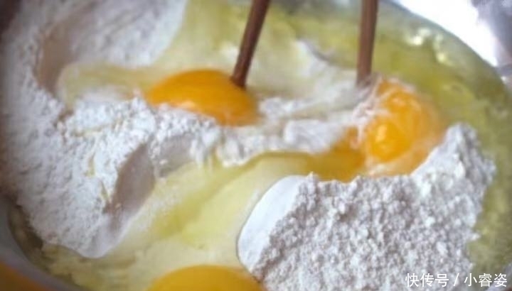 它是我家最受欢迎的面食，我一周做3回，回回吃干净，还嫌做得少