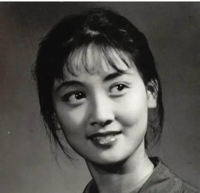 表演太出色,风头盖过陈晓旭,邓婕才是《红楼梦》中人