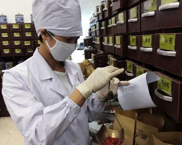 小药|偷偷“挖来”的私藏方,三味药泡水,脾、肾同补