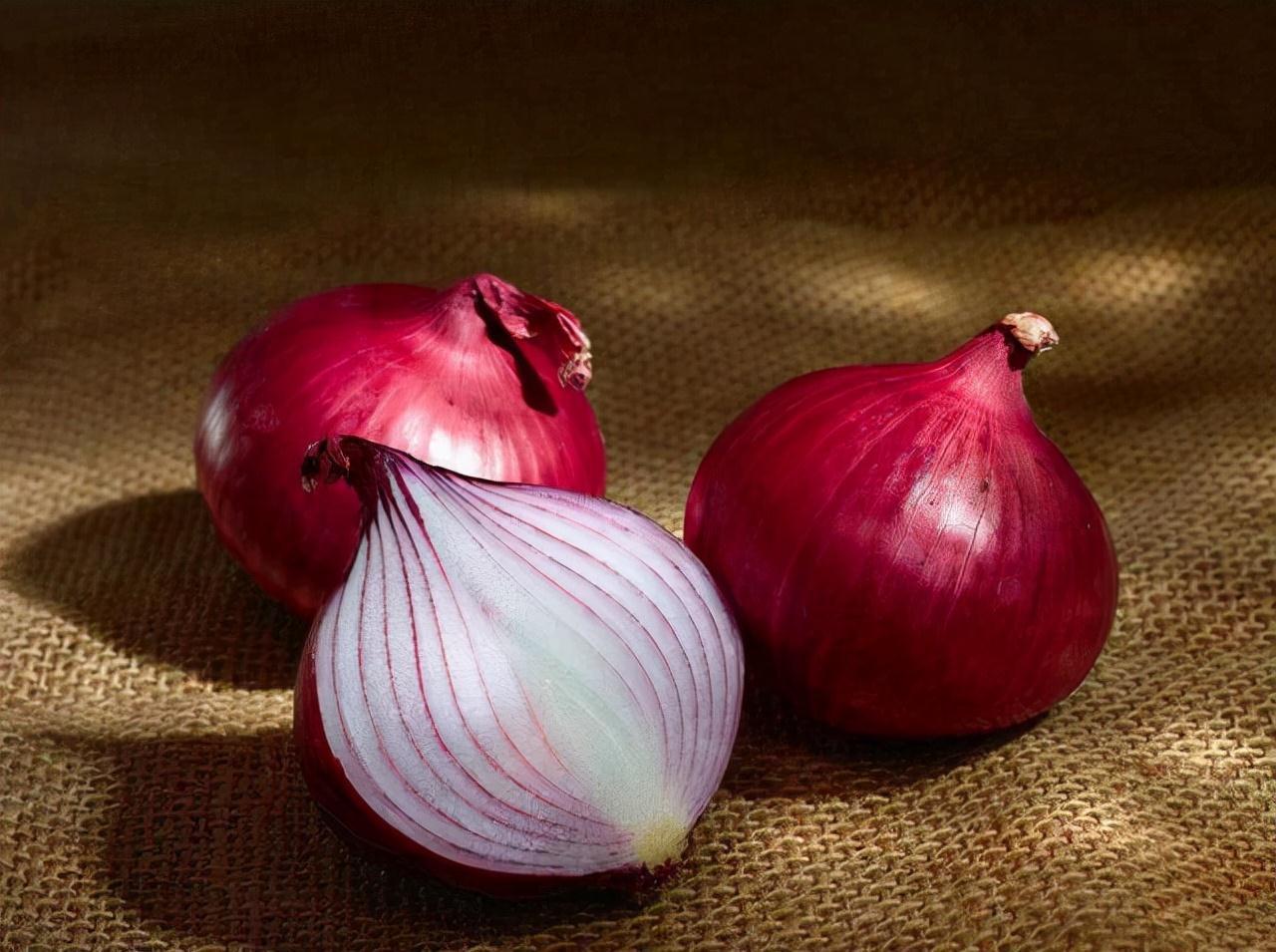 高血压患者|高血压不能吃洋葱?提醒:若想血压平稳,不妨经常吃这4种食物