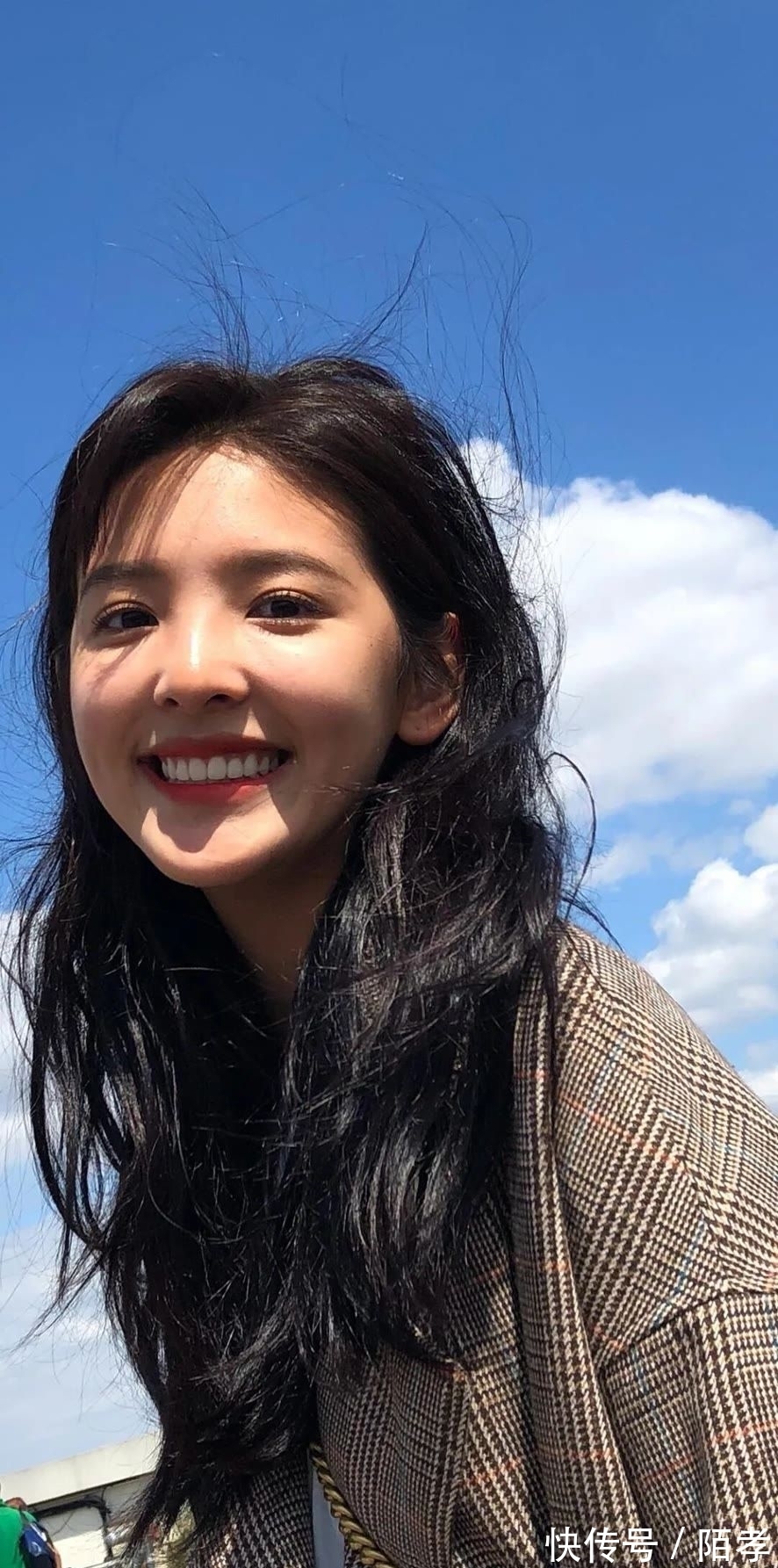 「壁纸」好在这一生兜兜转转,也曾被你温柔相待过