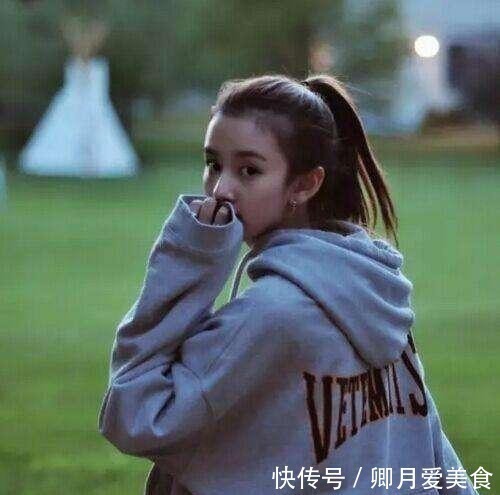 玉米烫 不管你到了哪个年龄段,女人尽量少弄这3种发型,远离老气很重要