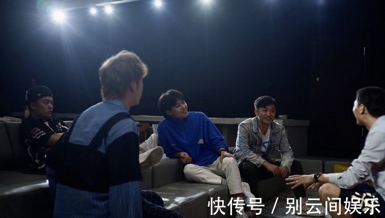 脫口秀|在這個(gè)脫口秀劇場(chǎng)里，演員們都“不務(wù)正業(yè)”