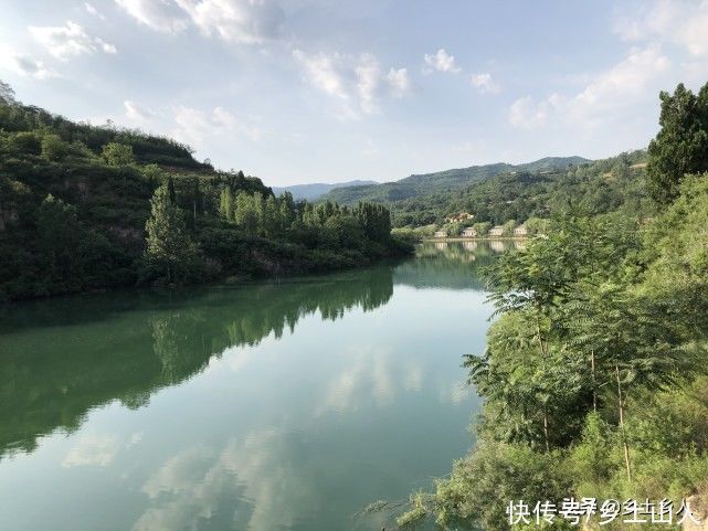 大门#“房前流水若反弓,家财必定两头跑”,啥意思?为啥是两头跑?