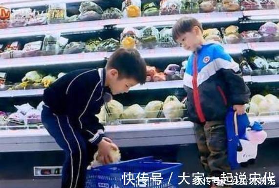 gt|儿子在超市剥了颗荔枝吃,员工大骂没教养!妈妈的回答让人敬佩