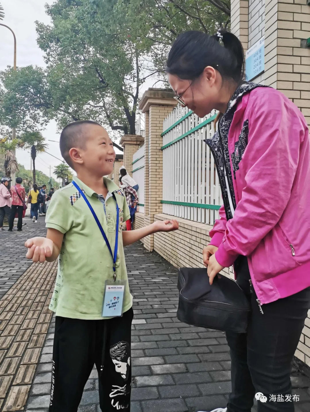 海盐县实小集团|“书包”不用背回家！看看海盐这所学校啥情况