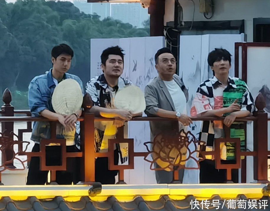 颜值|《天天向上》乐山路透,离开了百万修图师后,王一博颜值没搞错吧