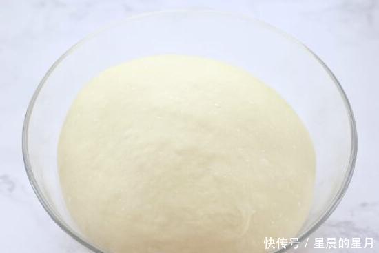 保鲜膜|养乐多除了直接喝，还能做出美味的奶油包