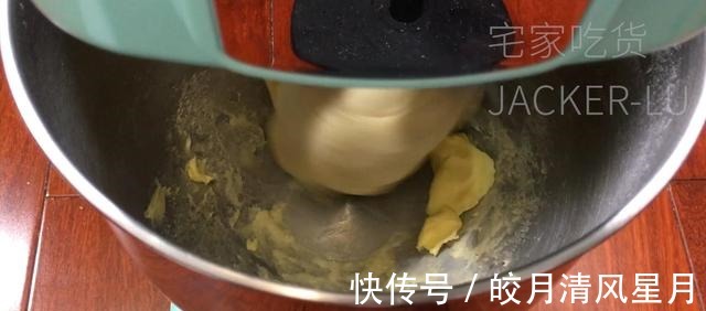 网红牛奶乳酪包，松软甜蜜，口感香醇，制作简单，超级好吃！