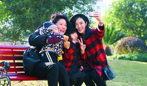 小王|二胎家庭大宝应该跟谁睡？有种选择伤害大，另一种却是最优安排