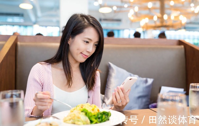 气血|女人体寒，再喜欢，也要远离这4种食物，吃得越多，老得越快