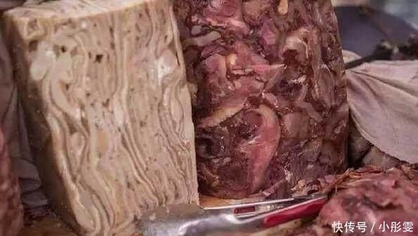 特色|大叔集市上摆出一车肉,开始只是有人围观,但切开后很快被抢光