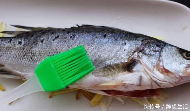 鱼不论怎么蒸都发腥牢记这2点,不腥肉嫩还很鲜