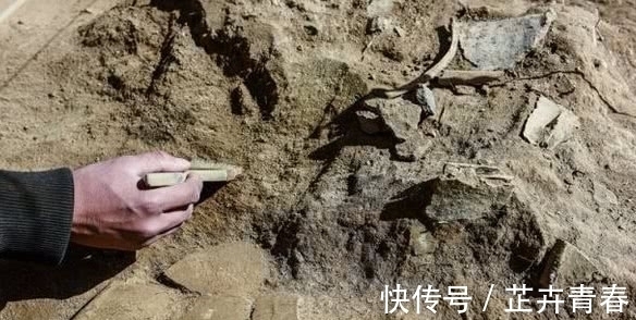 四美图&甘肃荒漠挖出一张千年古画,学者:揭开历史上真正的四大美人