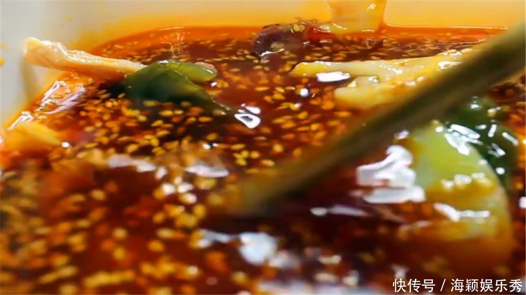 美食|棒棒鸡和钵钵鸡不是同一道菜,竟然是两种美食,它们的区别在哪