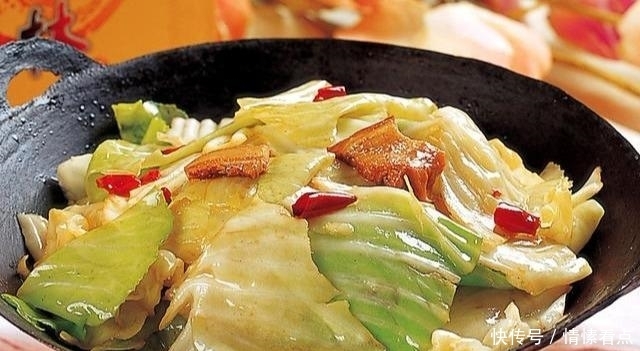 饭店炒的包菜为啥又香又脆，自己却总做不好，大厨：关键在这一步