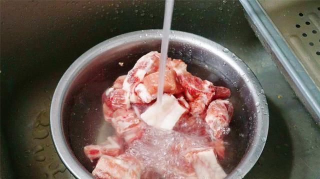 快速|不管在冰箱冻了多久的肉,只要滴上几滴它,五分钟快速解冻去腥