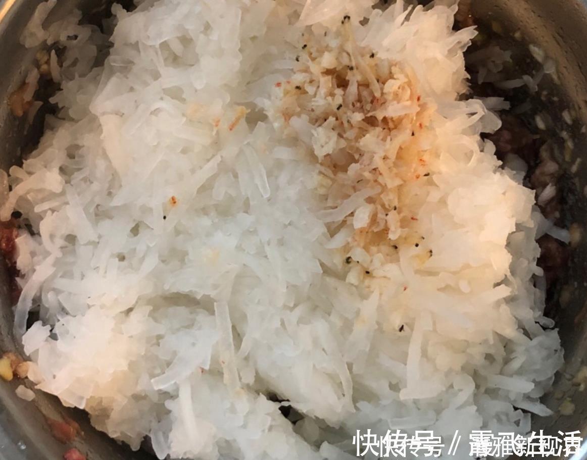鲜香|包萝卜馅饺子别再焯水了，学会这样做，鲜香味美，营养不流失