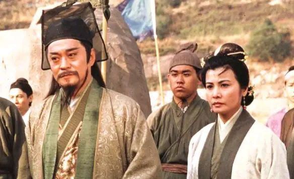  排名前十无压力？笑傲江湖中伪君子岳不群，他的武功到底有多高