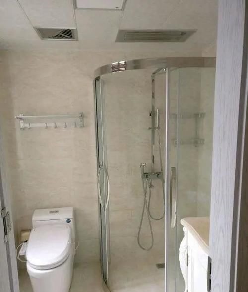 家庭和睦|老公坚持让朋友装修房子,总价21万,光沙发就花了3万多,值吗?