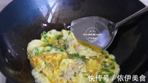 花蛤|夏天,鸡蛋换个炒法,又香又鲜,口感丰富,比番茄炒蛋还好吃