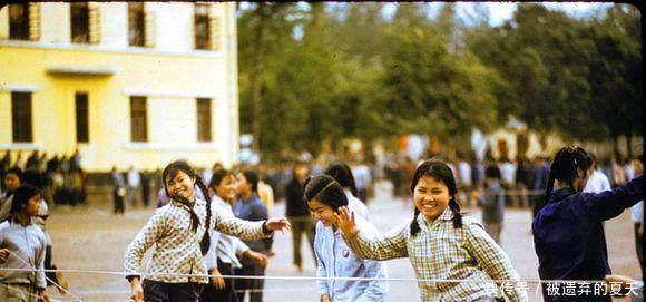 老照片|70年代老照片，满满的回忆，最后一张估计现在的小孩都没见过