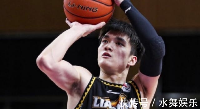 周俊成|双外援正式归队!男篮12人大名单呼之欲出,手帝被小将挤出名单