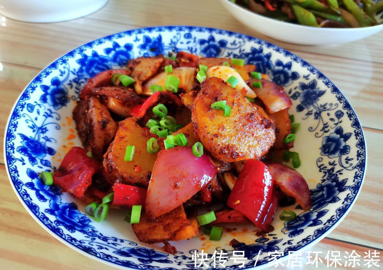 两人午饭，两菜一汤，都是自己爱吃的，最简单的幸福