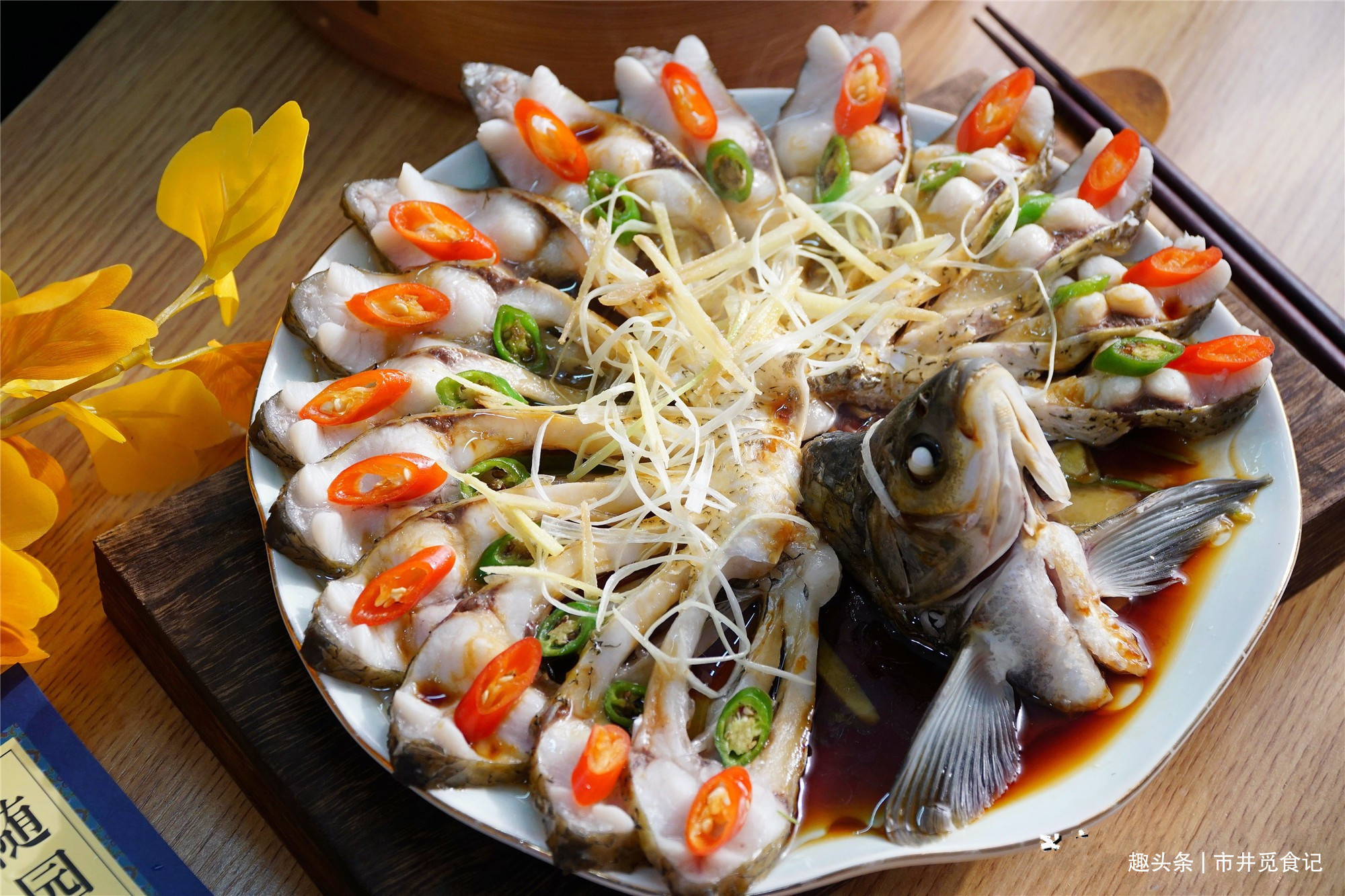 2021年夜饭菜单,“4凉8热”照着做,全家老少都爱吃,寓意吉祥