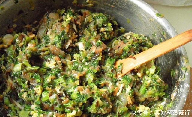 到底|拌饺子馅,到底先放油还是盐?一步错步步错,难怪不入味腥味重!