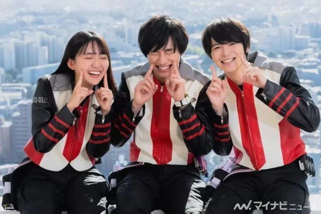 德凯|奥特曼:戴卡变德凯,梅加洛杰厄第二形态气势十足