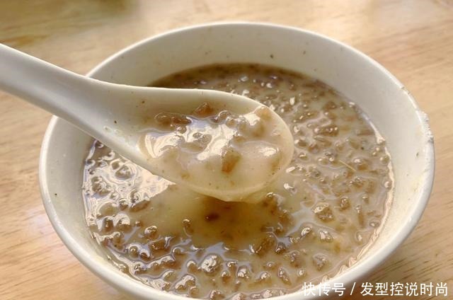  天冷，早餐女儿就爱这一口，外酥里软，一咬掉渣，顶饱又抗饿