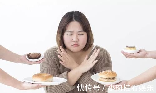 秘密|关于头发的小秘密你知道多少?脱发和正常掉发的区别在哪里呢?