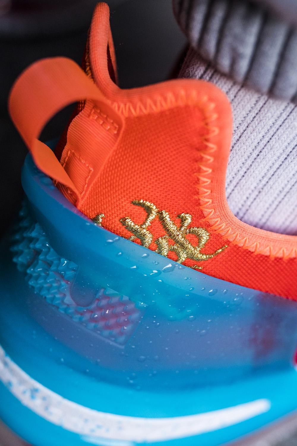 国人打造的詹皇战靴“ 恭喜发财”LeBron 18，与以往有什么不同？