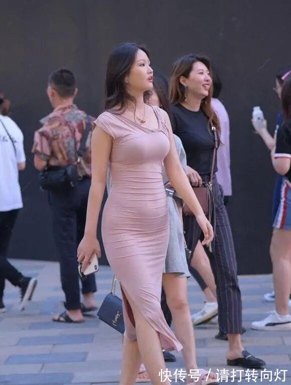 小肚子 “小肚子”让人很烦,好端端的裙子穿不出效果,放大缺点何苦呢