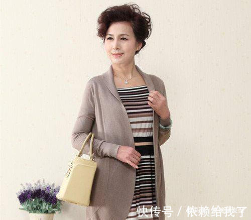 老年人 六十岁以上的女人适合什么发型做发型时应该注意哪些细节