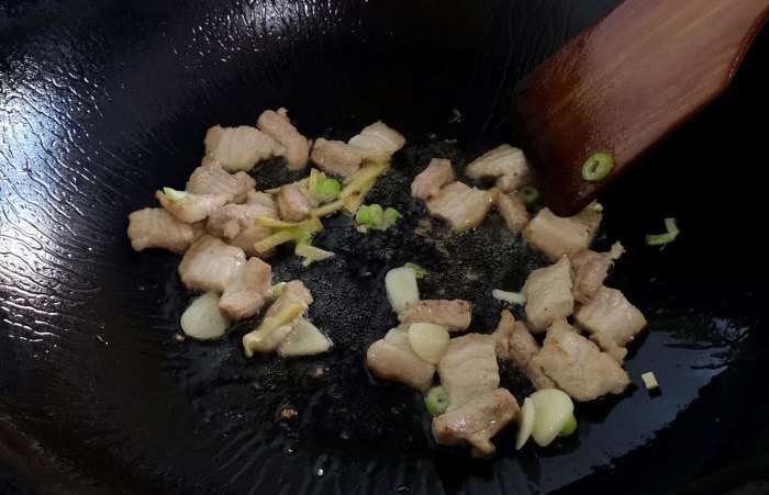 豆角配土豆的这种做法,实在太美味,简单易学,爱吃豆角的看过来