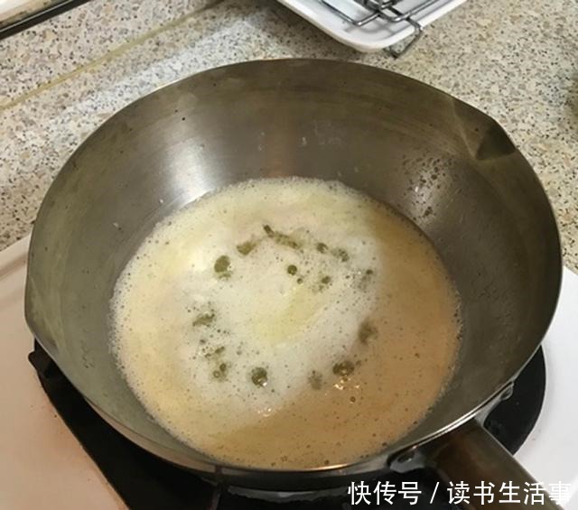 这款费南雪蛋糕，材料简单容易上手，香味浓郁，外焦内软，很好吃