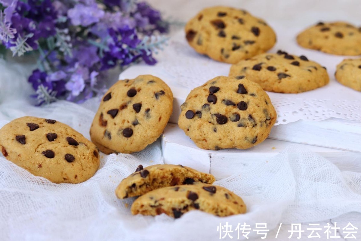 吃起来|这饼干小小一个,吃起来有别样的口感,做的跟外面卖的没两样