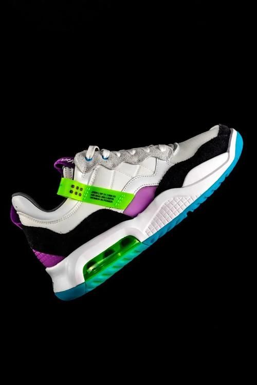 Jordan 新鞋提前一个月给你看！脚感超澎湃！压岁钱留不住了！