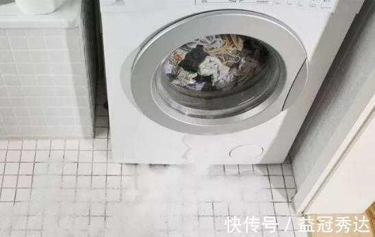 阳台装|洗衣机排水管别直插地漏,我家没听劝差点把洗衣机毁了,太坑了