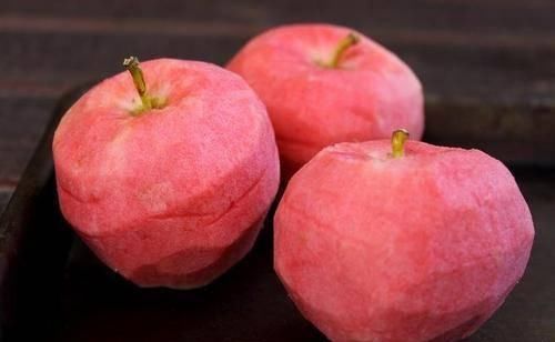 认不出|我赌一箱辣条,这5种脱了皮的水果,没吃过的话,第一眼都认不出