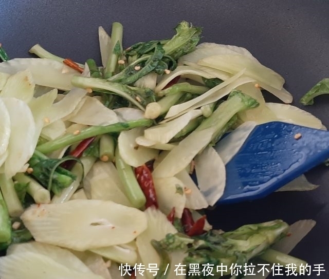 五花肉炒莴苣片,简单快手,清香下饭