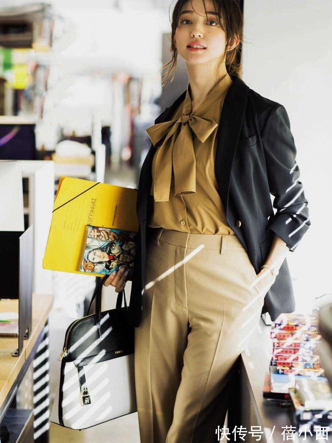 单品 日系博主“大女人风”如何打造?原来只靠这一件单品,百搭还显瘦