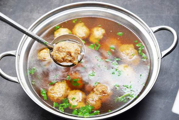 不管做啥丸子，这4点要牢记，丸子筋道可口，弹性十足，不输买的