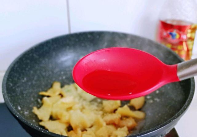 用来|没想到这种食材还能用来做小炒,香气扑鼻还不油腻.好吃不上火