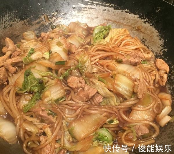 粉条和豆腐才是绝配，教你做炖菜，独家秘方，好吃省事，上桌吃光