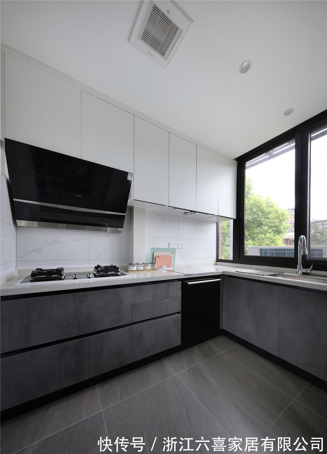 衣帽间|155平花半天也四室住宅公寓装修,三代人的生活,最美的“全家福”