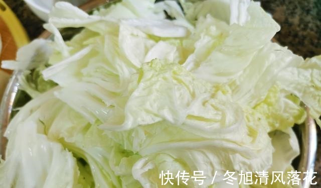 白菜炖粉条超好吃,技巧全在这,做出来鲜香入味,一大锅不够吃!